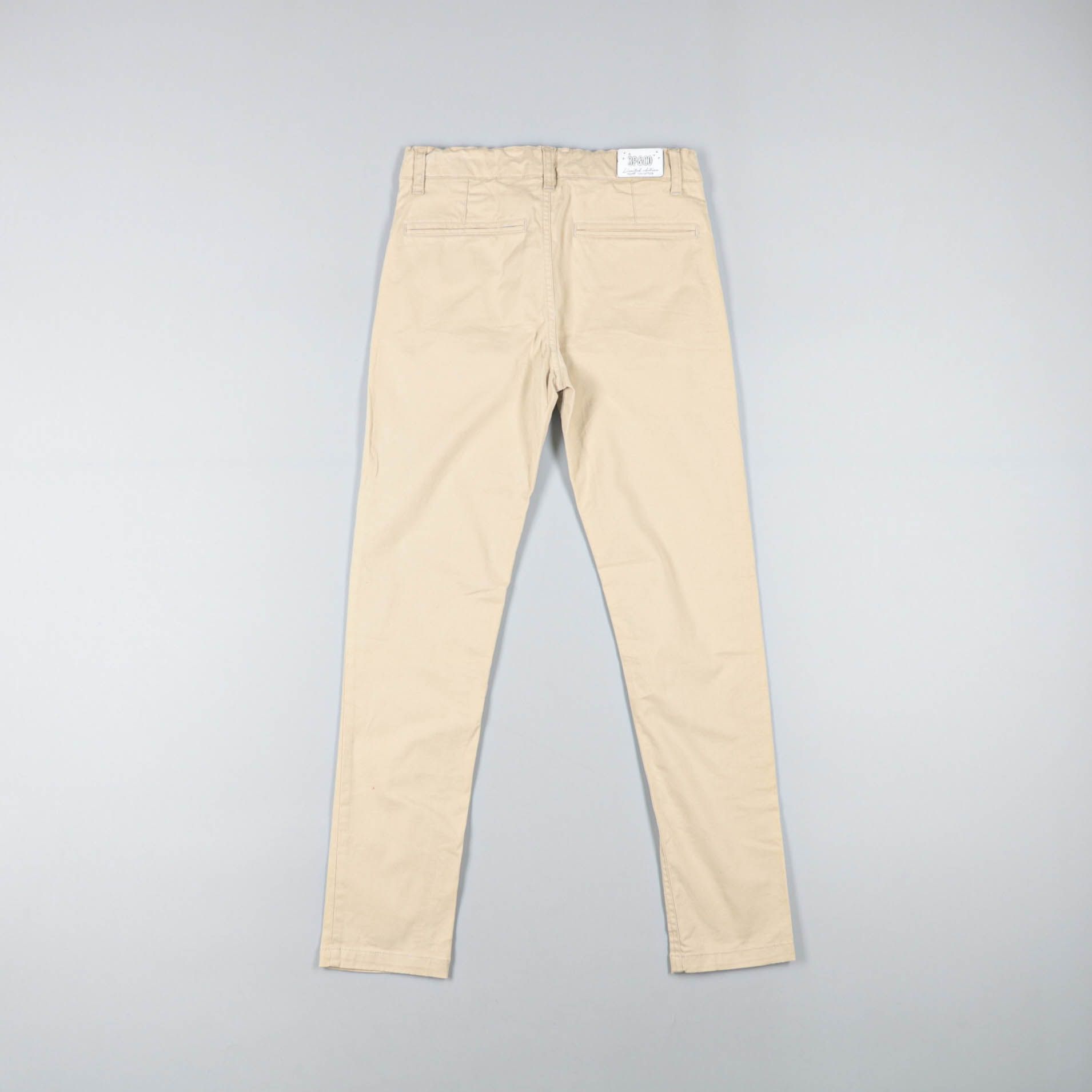 брюки не указано