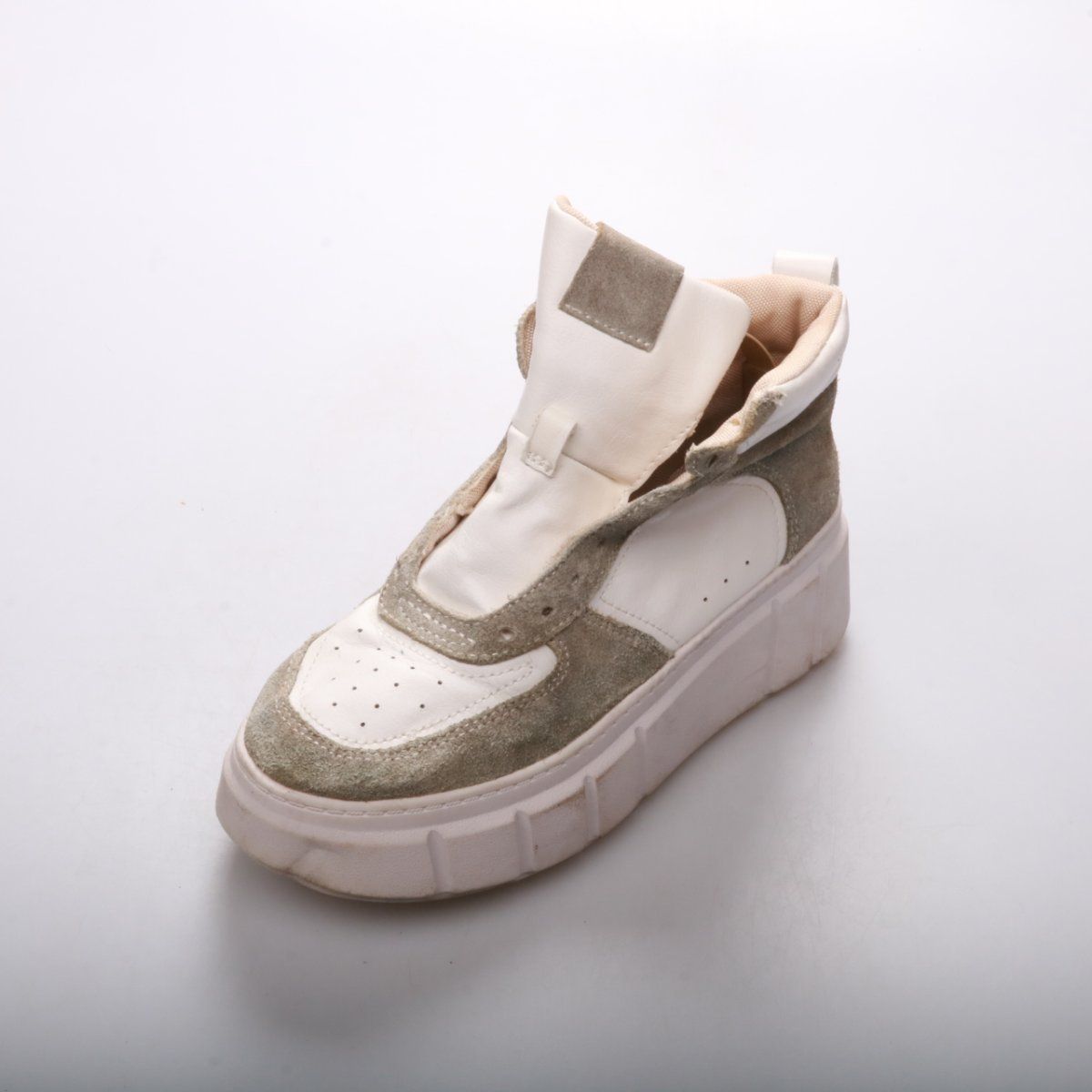 кроссовки Tamaris