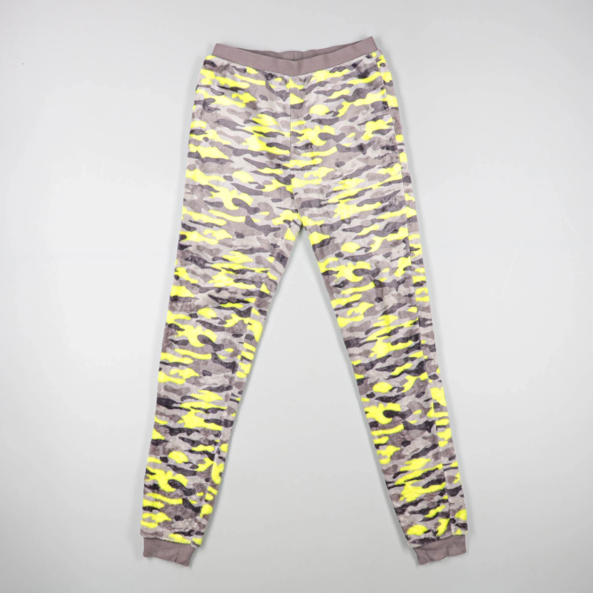 брюки не указано